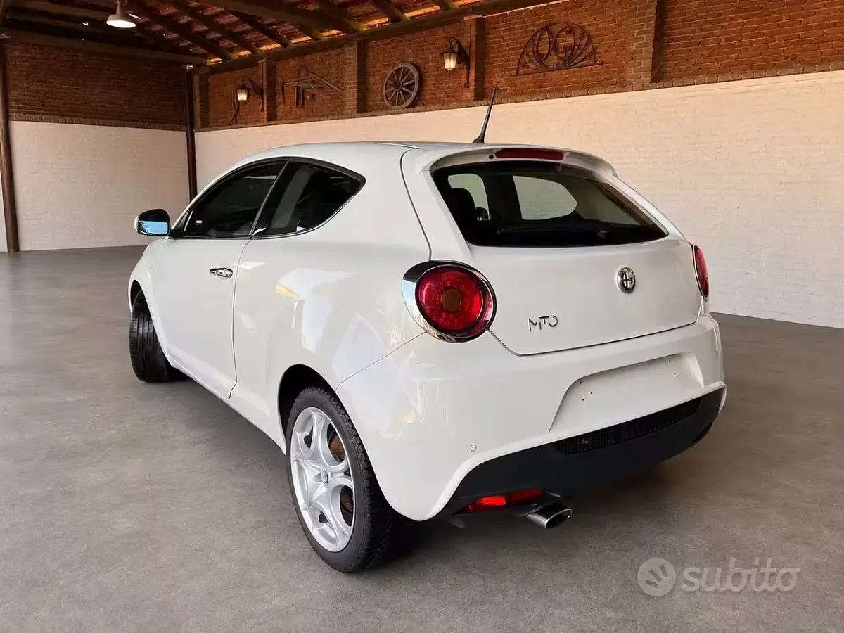 Usata Alfa Romeo MiTo Distinctive 79 CV (58 kW) 2010 Bianco Utilitaria
