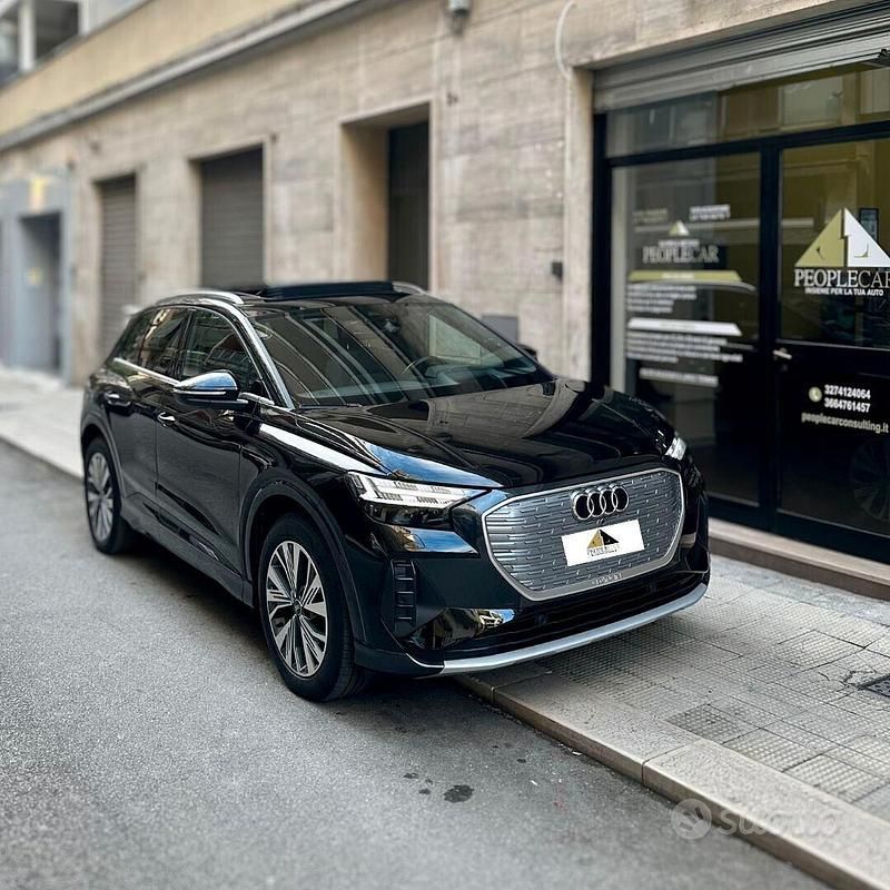 Usata Audi Q4 e-tron S-Line 69 kW (95 CV) 2022 Nero SUV