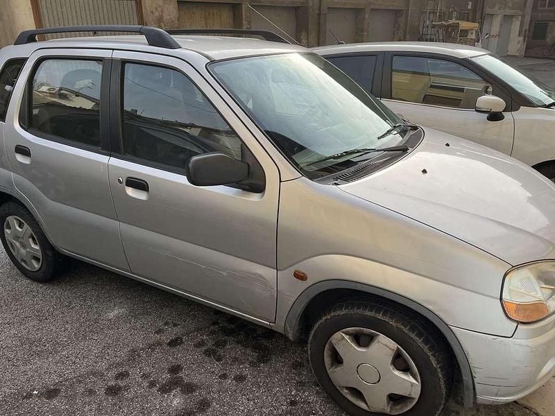Usata Suzuki Ignis GL 83 CV (61 kW) 2003 Grigio Utilitaria