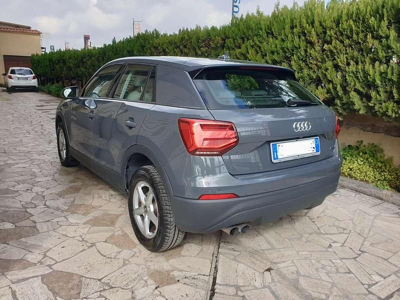Usata Audi Q2 Business 150 CV (110 kW) 2018 Grigio SUV