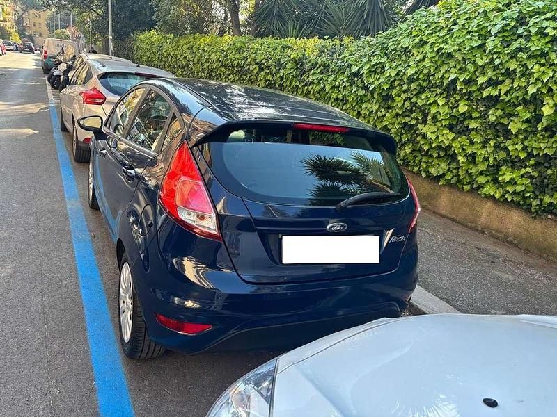 Usata Ford Fiesta 75 CV (55 kW) 2014 Blu/azzurro Utilitaria