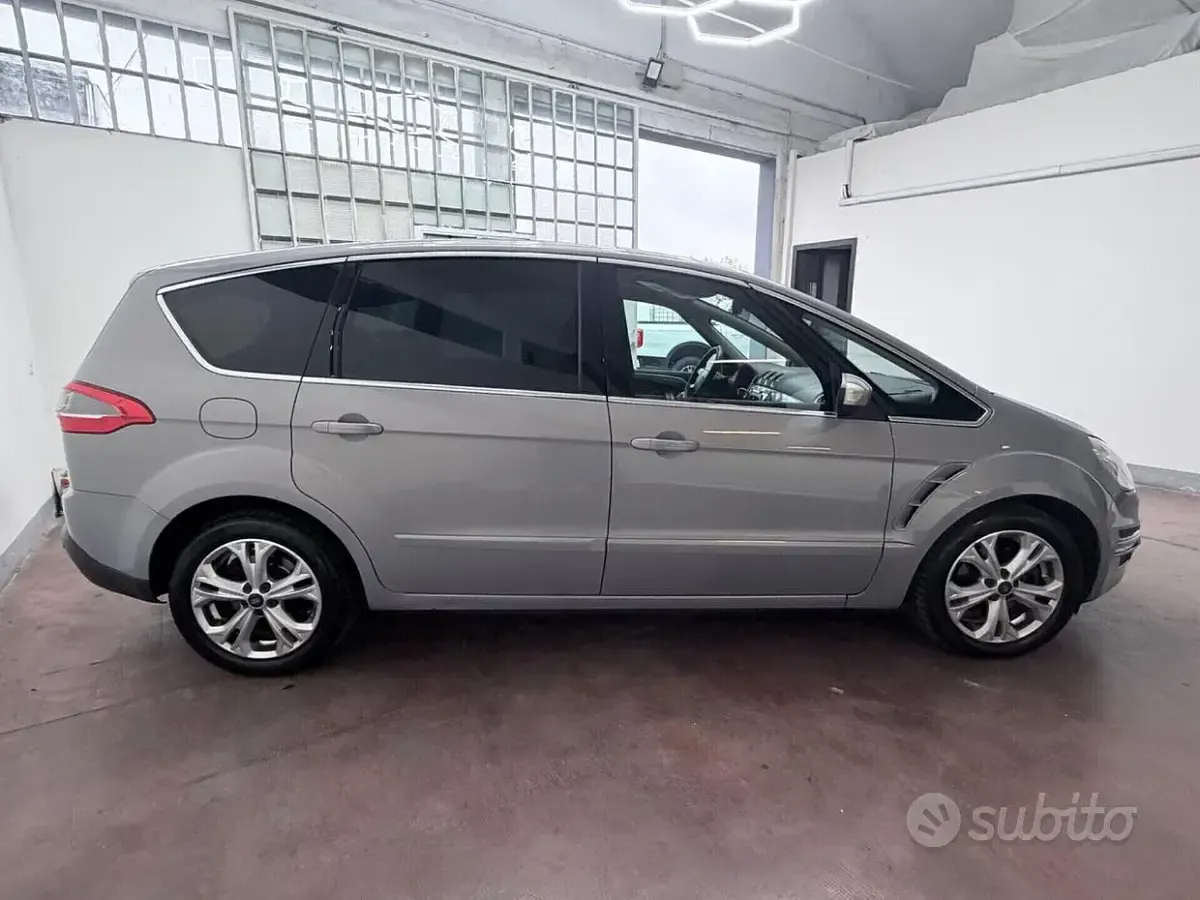 Usata Ford S-MAX Titanium 163 CV (119 kW) 2011 Blu Monovolume