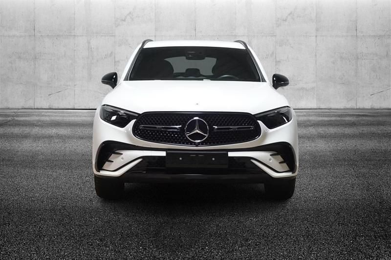 Usata Mercedes GLC300e AMG Line Premium 269 CV (197 kW) 2024 Bianco pastello SUV