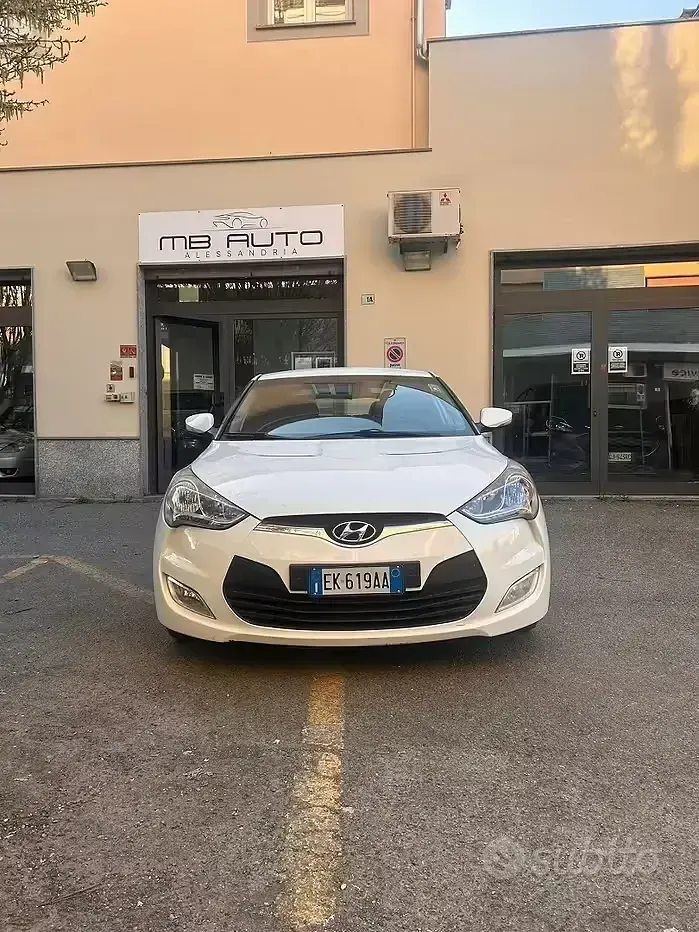 Begagnad Hyundai Veloster 140 HK (102 kW) 2011 Vit Halvkombi