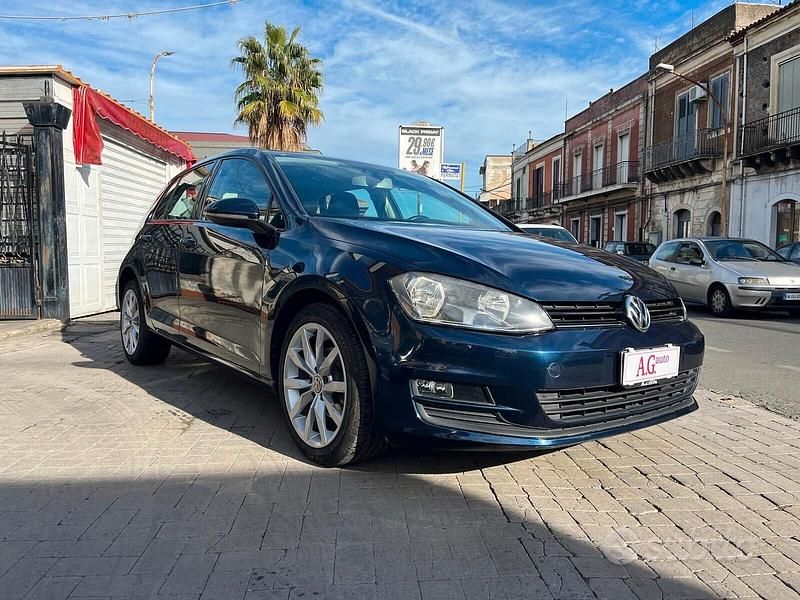 Usata VW Golf VII Highline 104 CV (76 kW) 2014 Blu Berlina
