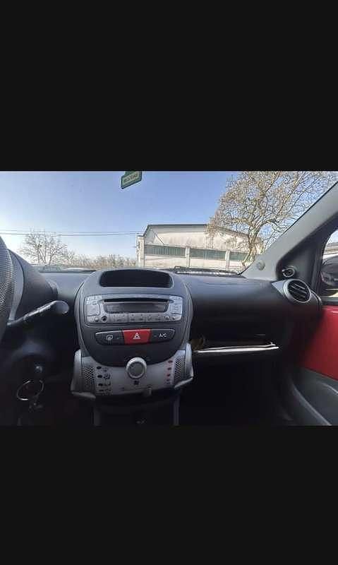 Usata Toyota Aygo Connect Style 68 CV (50 kW) 2011 Utilitaria