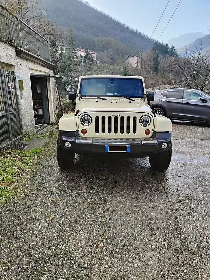 Usata Jeep Wrangler Sahara 177 CV (130 kW) 2011 SUV