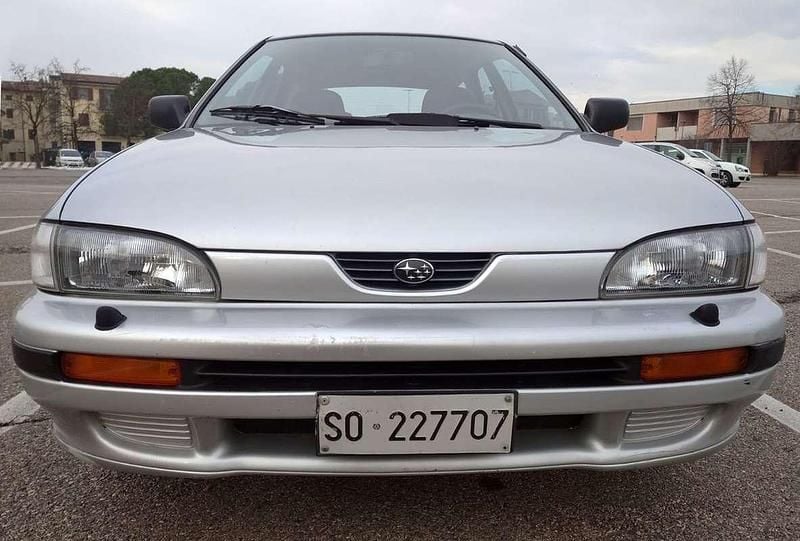 Usata Subaru Impreza 90 CV (66 kW) 1993 Argento Station wagon