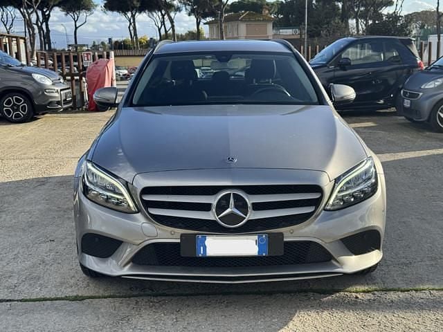 Usata Mercedes C180 Executive 122 CV (89 kW) 2019 Grigio Station wagon