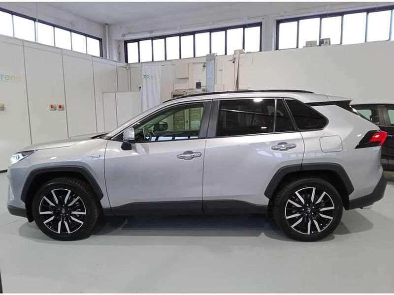 Usata Toyota RAV4 Hybrid Lounge 218 CV (160 kW) 2022 Argento SUV