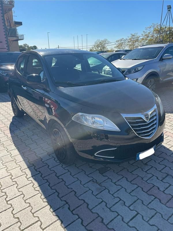 Usata Lancia Ypsilon S 95 CV (69 kW) 2012 Nero Utilitaria