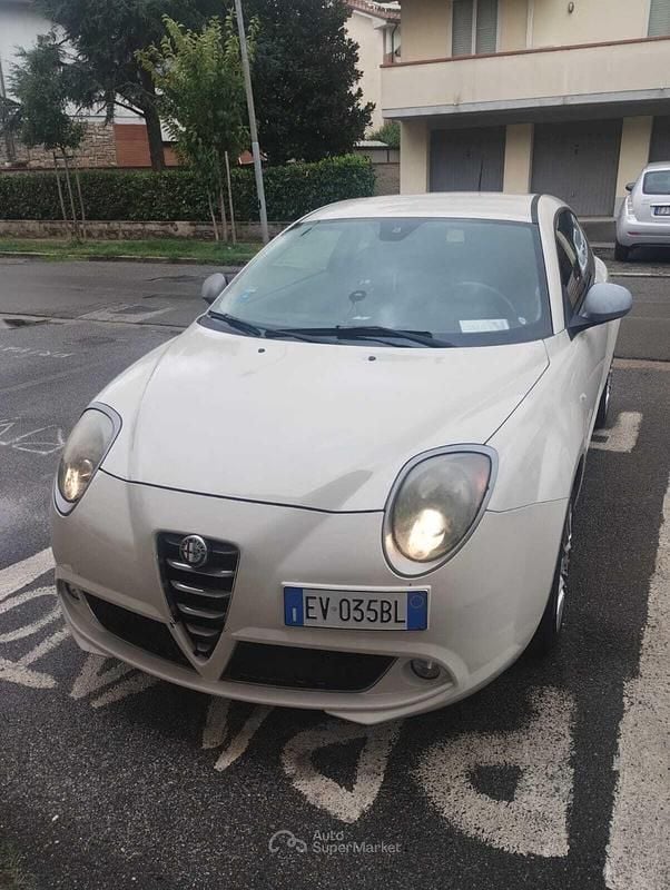 Bianco Usata 2014 Alfa Romeo MiTo Progression Utilitaria | 4900 € (Ottimo prezzo) - Immagine 1/4