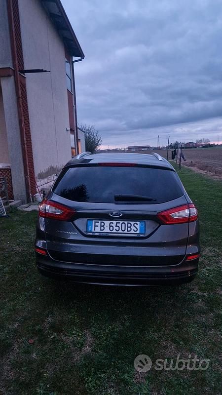 Usata Ford Mondeo 150 CV (110 kW) 2016 Grigio Station wagon