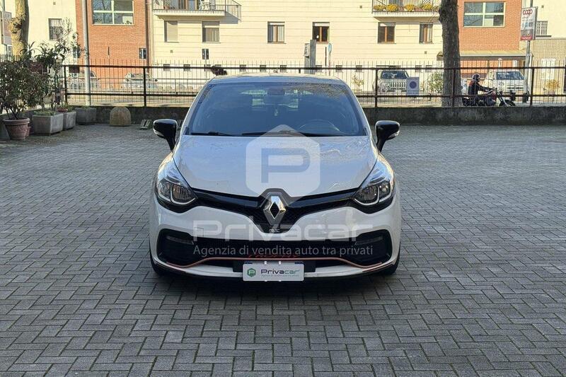 Usato 2015 Renault Clio IV 1.6 Benzin 220 CV (16.100 €)