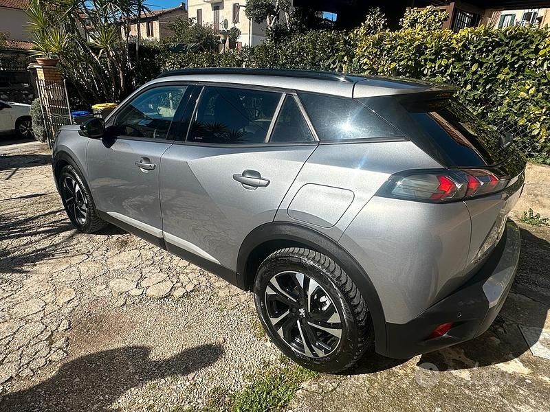 Usata Peugeot 2008 101 CV (74 kW) 2022 Grigio SUV