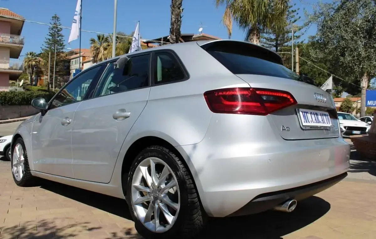 Usata Audi A3 Ambition 105 CV (77 kW) 2014 Argento Berlina
