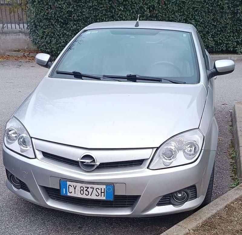 Usata Opel Tigra Edition 90 CV (66 kW) 2006 Station wagon