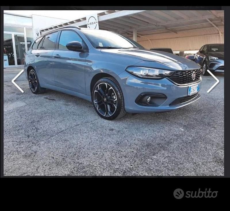Usata Fiat Tipo 120 CV (88 kW) 2020 Grigio Station wagon