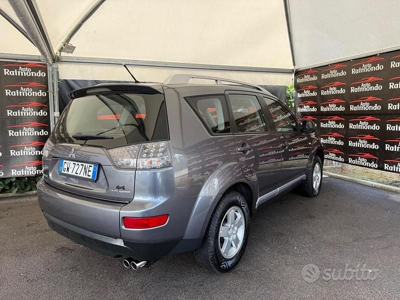 Usata Mitsubishi Outlander Intense 140 CV (102 kW) 2009 Grigio SUV