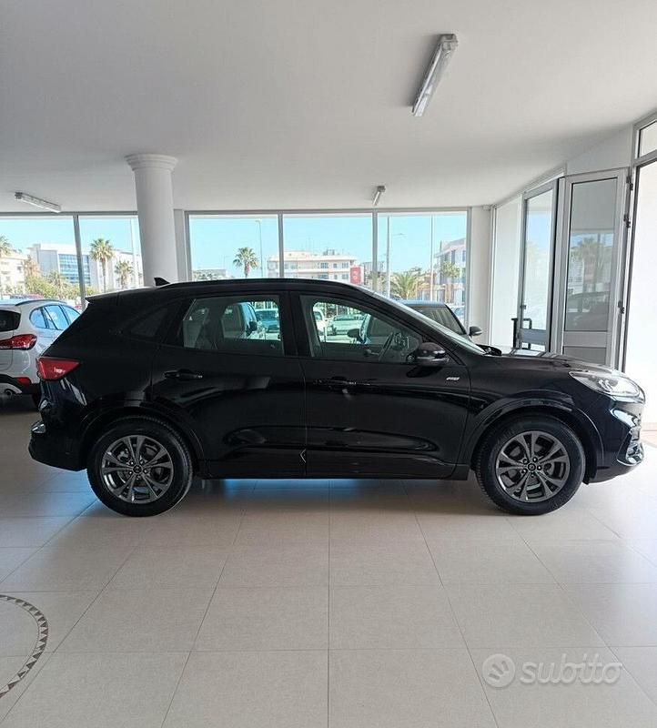 Usata Ford Kuga ST-Line 120 CV (88 kW) 2022 Nero SUV