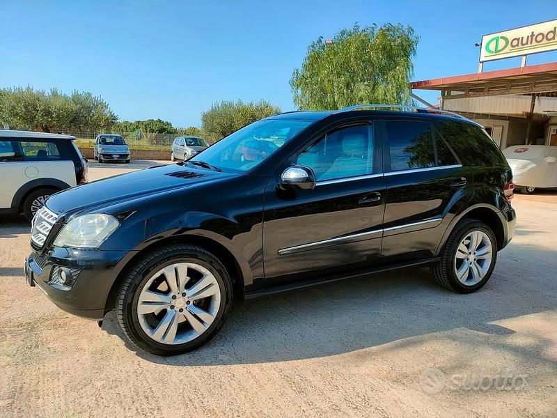 Usata Mercedes ML320 224 CV (164 kW) 2011 Nero SUV