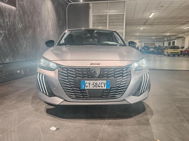 Usata Peugeot 208 Allure 102 CV (75 kW) 2025 Grigio Utilitaria