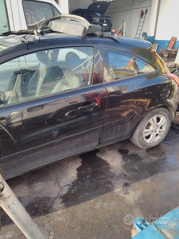 Usata Opel Corsa 75 CV (55 kW) 2007 Nero Utilitaria