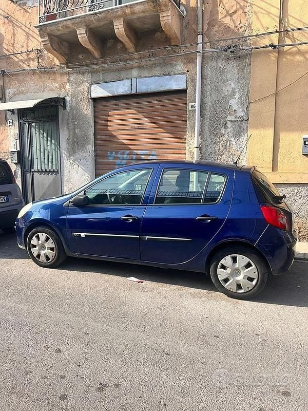 Usata Renault Clio II 2006 Blu Utilitaria