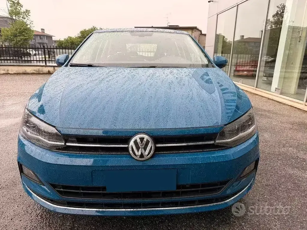 Käytetty VW Polo Highline 95 HP (69 kW) 2018 Sininen Viistoperä
