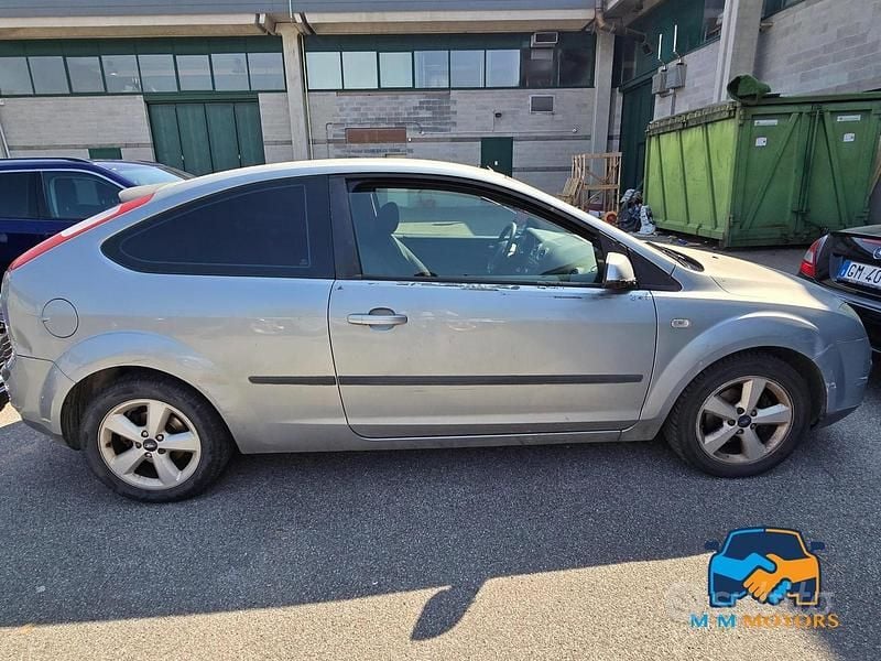 Usata Ford Focus 90 CV (66 kW) 2006 Grigio Berlina