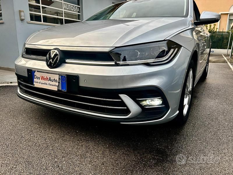 Usata VW Polo Style 90 CV (66 kW) 2023 Grigio Utilitaria