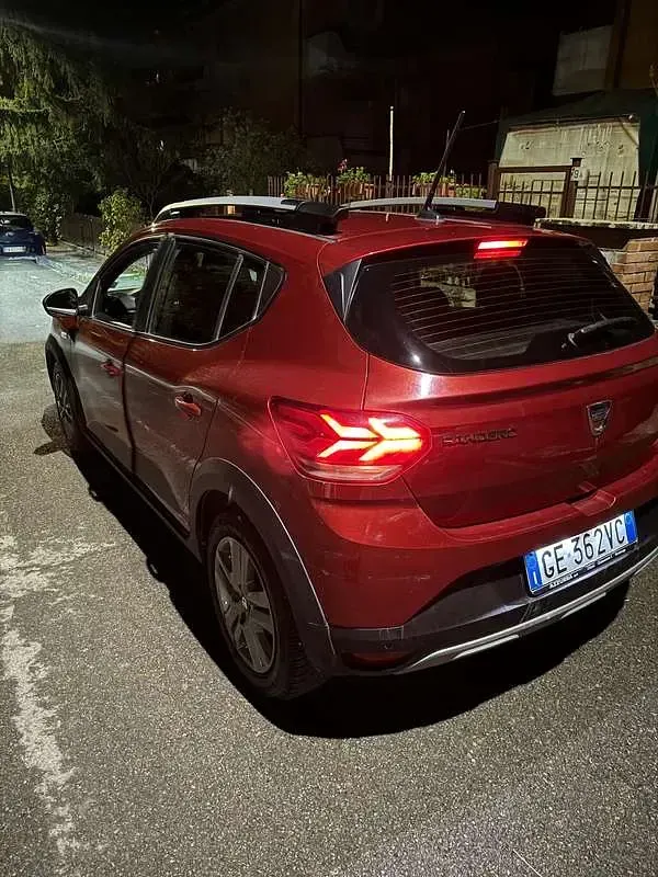 Usata Dacia Sandero Comfort 91 CV (66 kW) 2021 Rosso Berlina