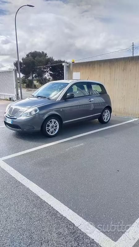 Usata Lancia Ypsilon Platinum 75 CV (55 kW) 2011 Utilitaria