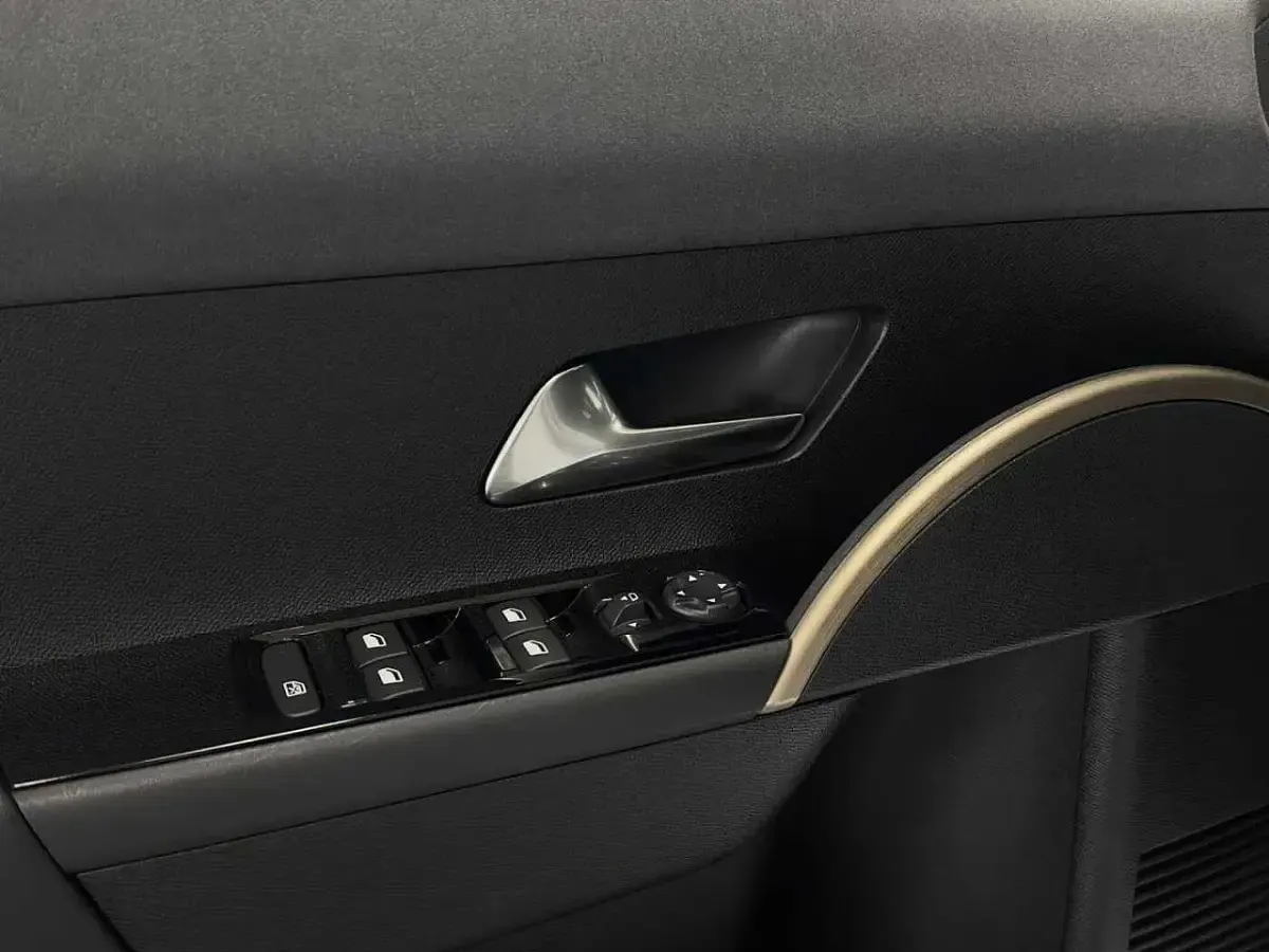 Usata Lancia Ypsilon 100 CV (73 kW) 2025 Bianco Utilitaria