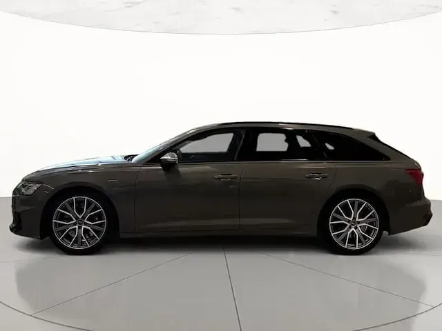Usata Audi S6 Comfort 344 CV (253 kW) 2024 Z7 grigio chronos metallizzato Station wagon