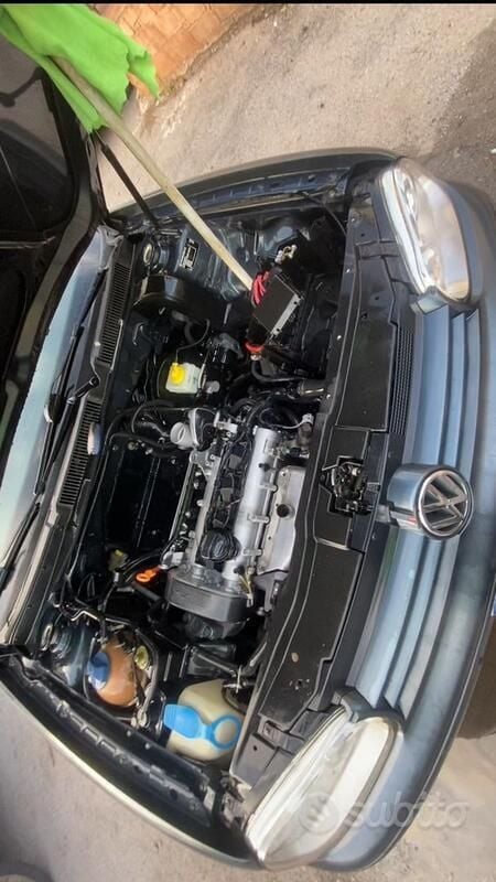 Grigio Usata 2001 VW Golf IV Due volumi | 3000 € (Molto cara) - Immagine 1/3