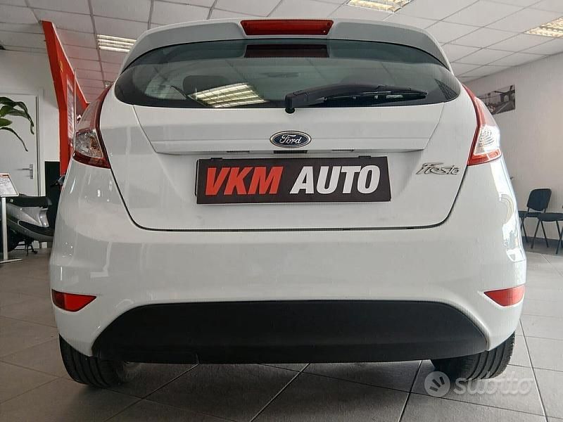 Usata Ford Fiesta 60 CV (44 kW) 2016 Bianco Berlina