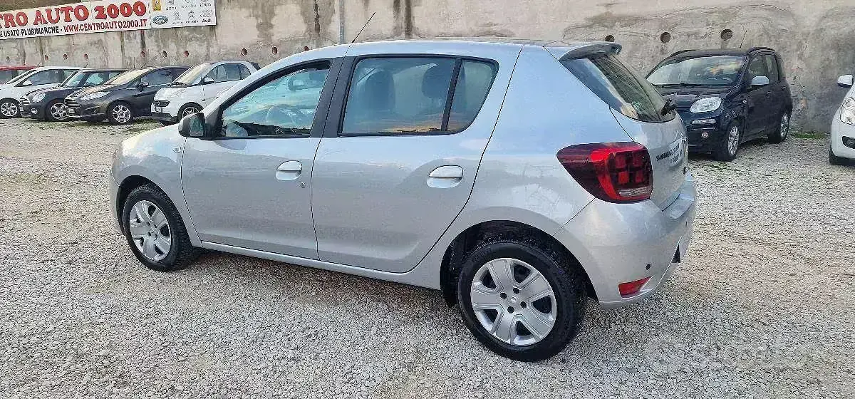 Usata Dacia Sandero Comfort 75 CV (55 kW) 2020 Berlina