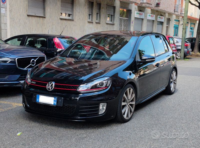 Nero Usata 2010 VW Golf VI GTI Tre volumi | 13.600 € (Molto cara) - Immagine 1/4