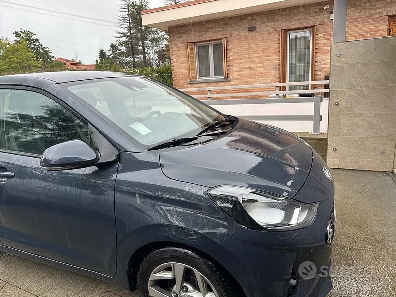 Usata Hyundai i10 67 CV (49 kW) 2022 Grigio Utilitaria