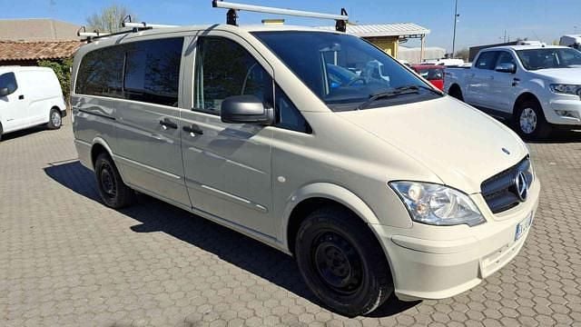 Usata Mercedes Vito 135 CV (99 kW) 2011 Oro