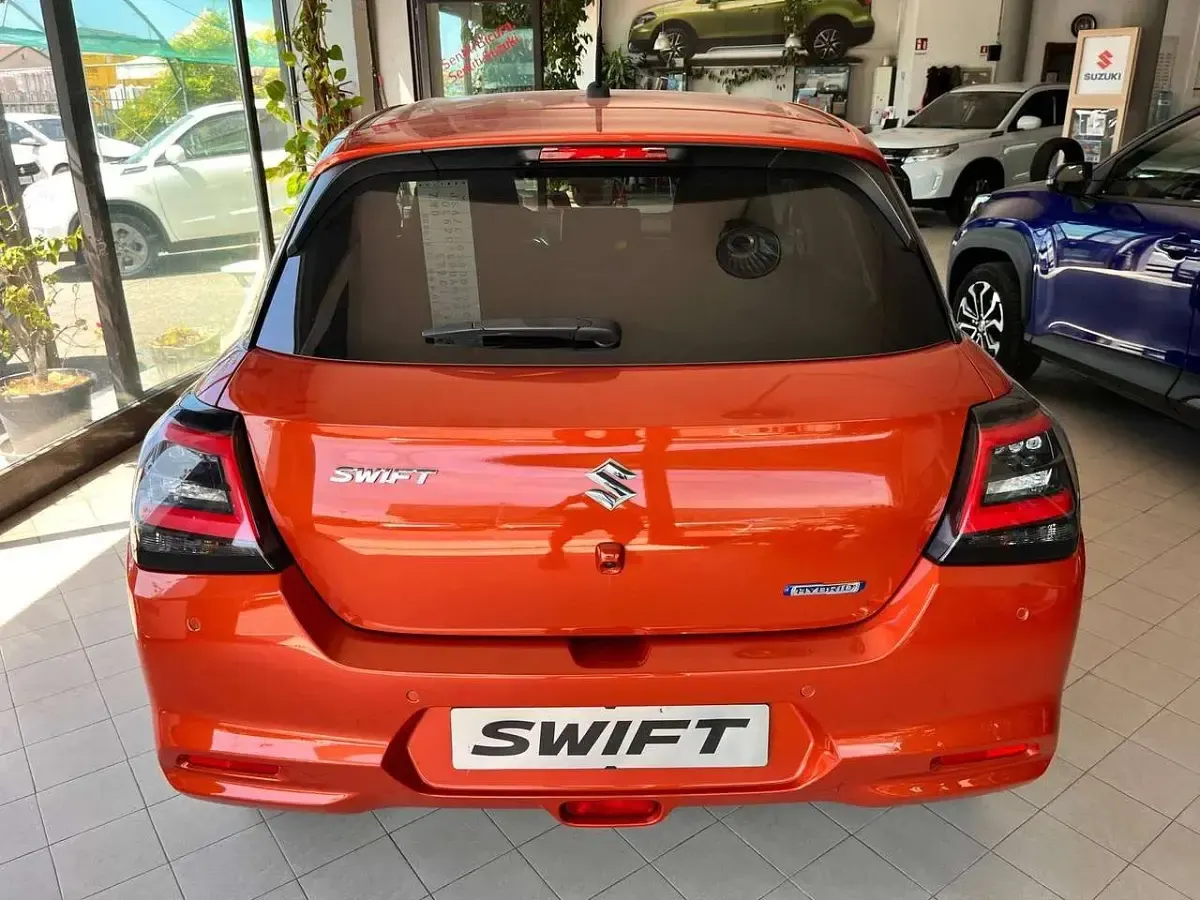 Nuova Suzuki Swift 82 CV (60 kW) 2026 Arancione Utilitaria