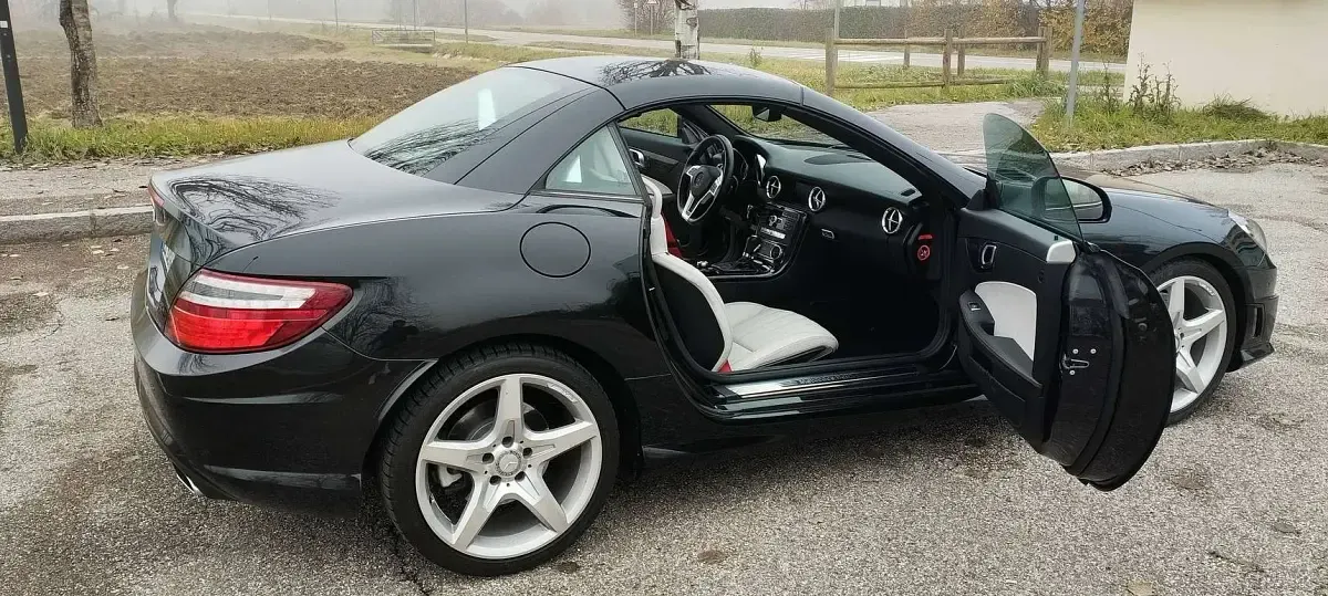 Usata Mercedes SLK200 Premium 184 CV (135 kW) 2011 Nero Cabrio