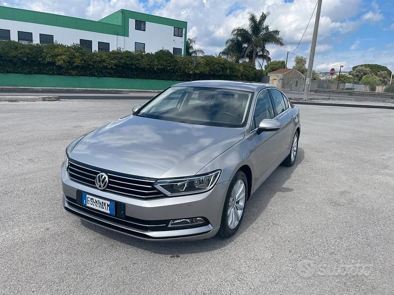 Usata VW Passat Comfortline 120 CV (88 kW) 2015 Berlina