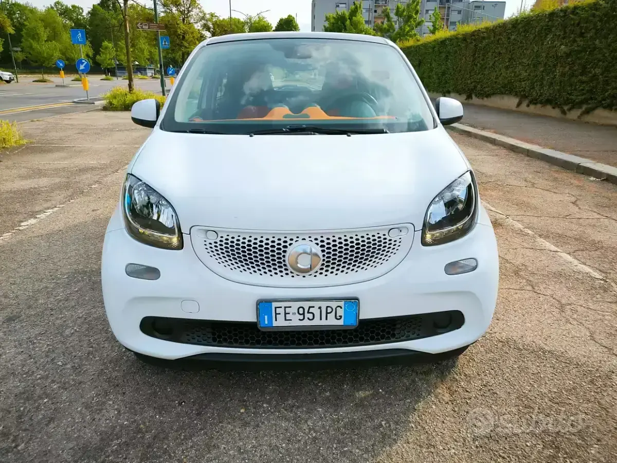 Usata Smart ForFour Passion 71 CV (52 kW) 2015 Bianco Utilitaria