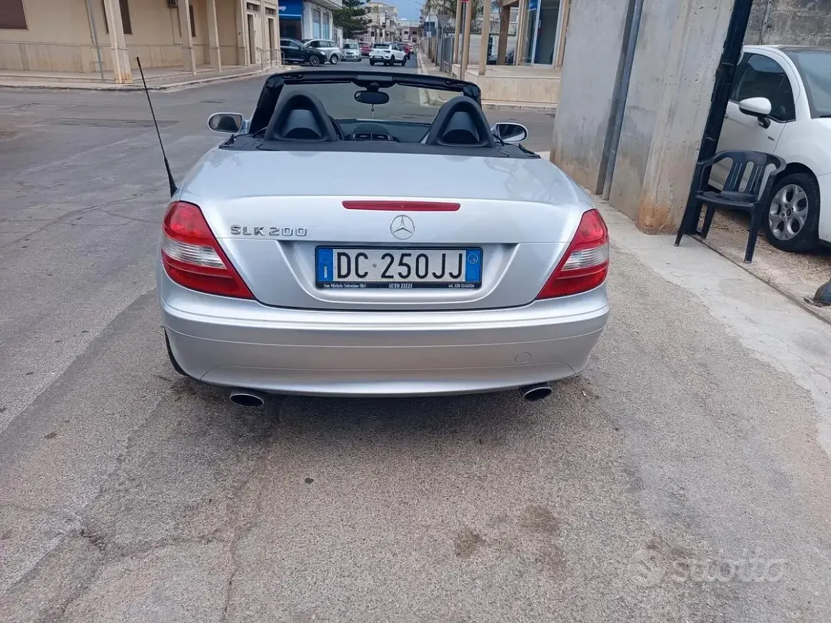 Usata Mercedes SLK200 163 CV (119 kW) 2006 Grigio Cabrio