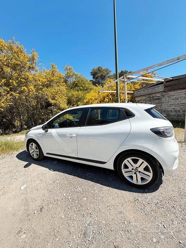 Usado Renault Clio V Techno 101 CV (74 kW) 2025 Blanco Berlina