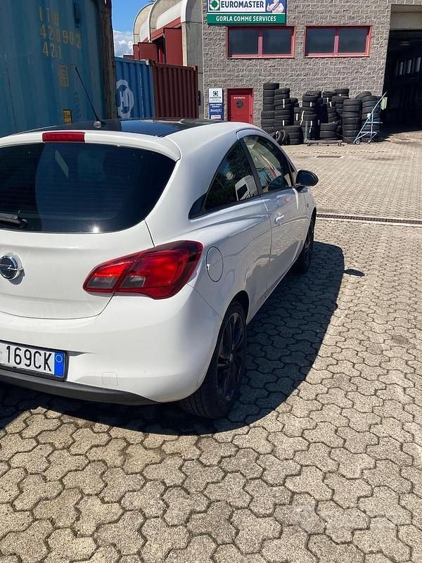 Usata Opel Corsa 69 CV (50 kW) 2016 Bianco Coupé