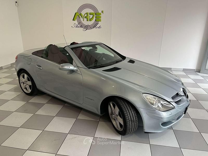 Usata Mercedes SLK200 163 CV (119 kW) 2007 Grigio Cabrio