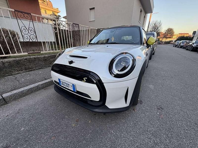 Usata Mini Cooper SE 75 kW (102 CV) 2023 Utilitaria